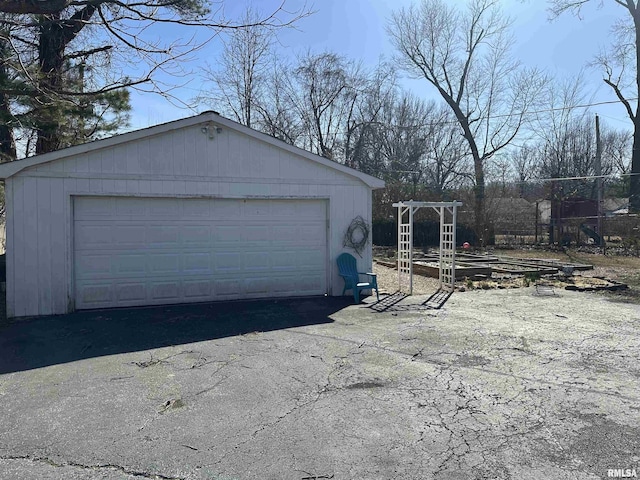 view of detached garage