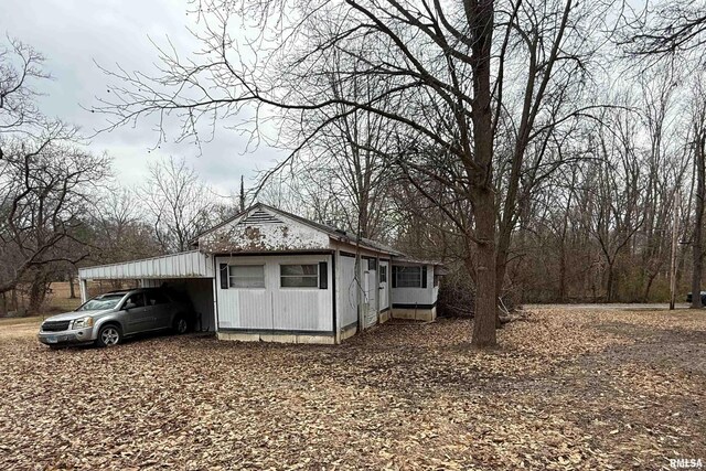 view of property exterior
