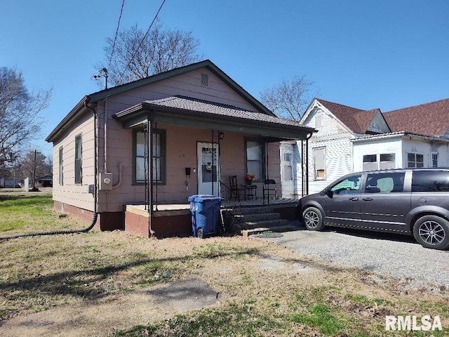 407 N Ohio St, Mound City, IL 62963 - view of front of home featuring a porch