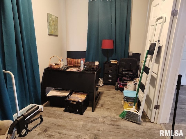 407 N Ohio St, Mound City, IL 62963 - bedroom with wood finished floors