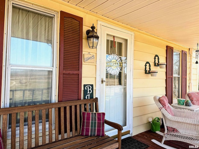 property entrance featuring covered porch