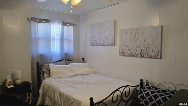 bedroom featuring ceiling fan