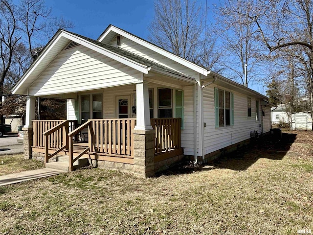 view of front facade with covered porch