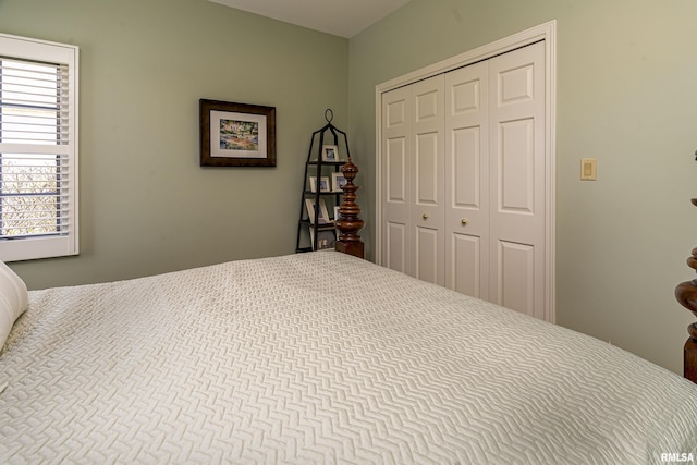 bedroom featuring a closet