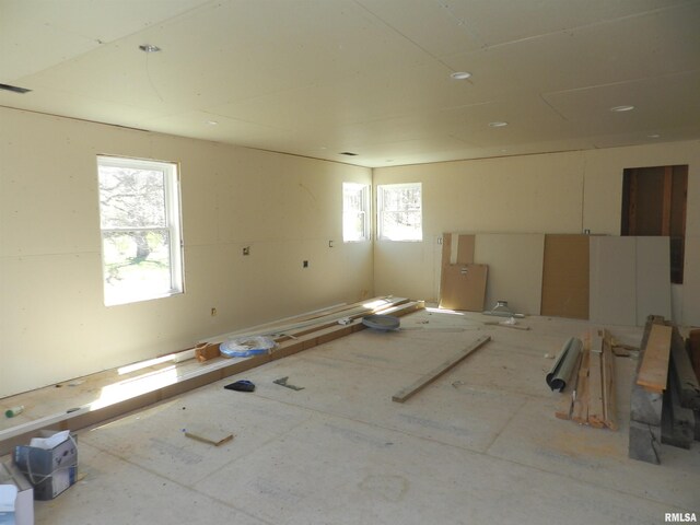 991 US Highway 34, Herod, IL 62947 - unfurnished room featuring visible vents and a healthy amount of sunlight