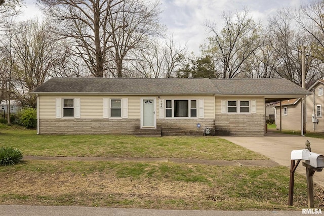 804 N Almond St, Carbondale, IL 62902 - ranch-style home featuring driveway, a front yard, and stone siding