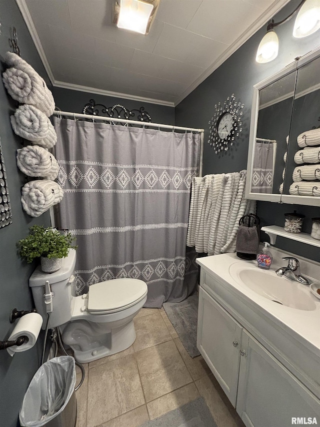 205 N Bentley St, Marion, IL 62959 - full bath with vanity, curtained shower, toilet, and crown molding