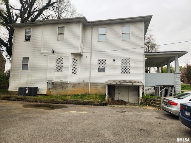 609 S Poplar St, Carbondale, IL 62901 - exterior space featuring cooling unit