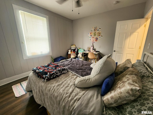 609 S Poplar St, Carbondale, IL 62901 - bedroom featuring wood finished floors and ceiling fan