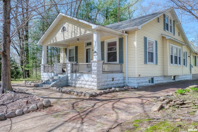 view of front of house with a porch