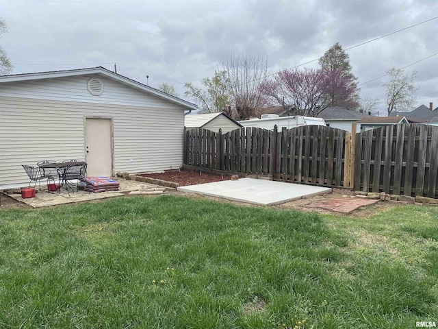 view of yard featuring a patio area and fence