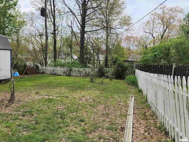 view of yard with fence