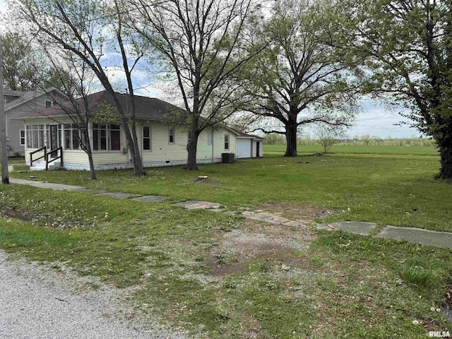 531 N Bush Ave, Hurst, IL 62949 - view of yard featuring entry steps and central AC