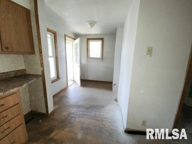 317 N Washington St, Sparta, IL 62286 - view of hallway