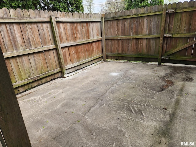 317 N Washington St, Sparta, IL 62286 - view of patio / terrace featuring fence