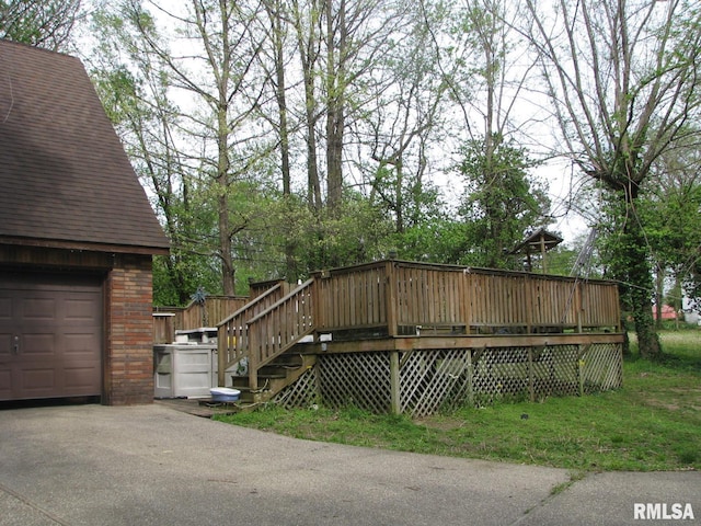 exterior space featuring driveway