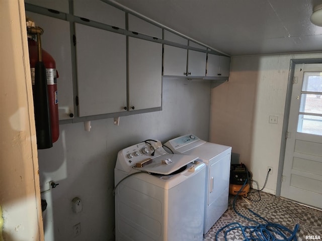 14625 E E Il Highway 15, Mount Vernon, IL 62864 - laundry area featuring washing machine and clothes dryer and cabinet space