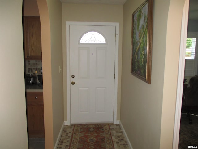 1607 Marion St, Carterville, IL 62918 - entryway with arched walkways and baseboards