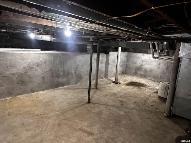 800 Division St, Carterville, IL 62918 - view of unfinished below grade area