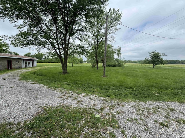 970 Beech Rd, Duquoin, IL 62832 - view of grassy yard