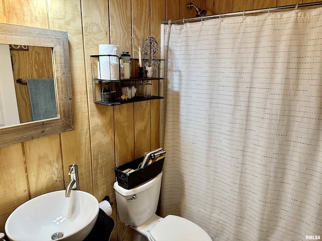 1821 Zion Hill Rd, Centralia, IL 62801 - full bath featuring a shower with shower curtain and wood walls