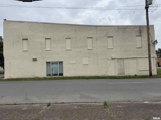 520 S Mckinley St, Harrisburg, IL 62946