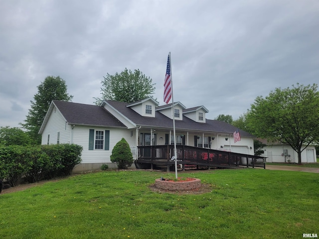 325 W N St, Dix, IL 62830 - rear view of property featuring covered porch and a lawn