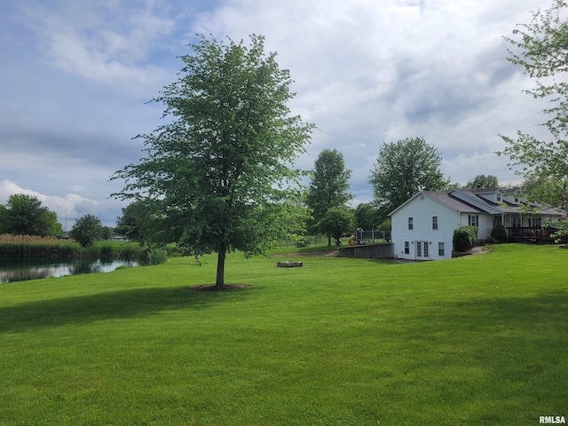 325 W N St, Dix, IL 62830 - view of yard with a water view