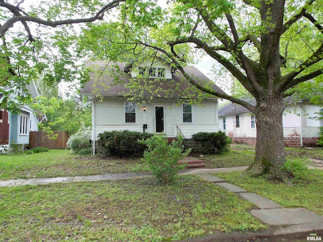 327 Linden Ave, Centralia, IL 62801 - photo 2