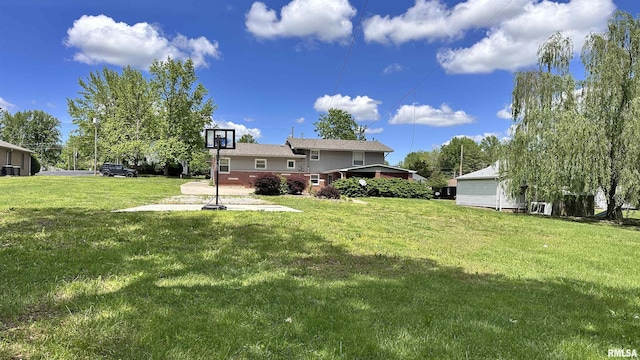 1908 E Oak St, West Frankfort, IL 62896 - view of yard
