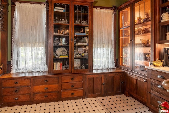 301 W High St, Anna, IL 62906 - detailed view of tile patterned floors