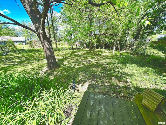 7 Lakewood Dr, Centralia, IL 62801 - view of yard featuring fence