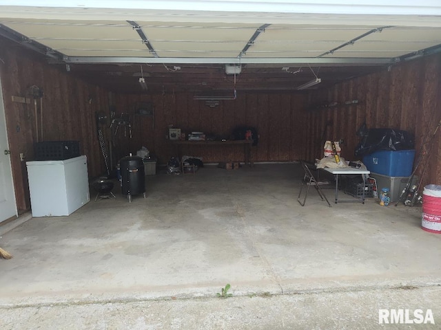 garage featuring washer / clothes dryer