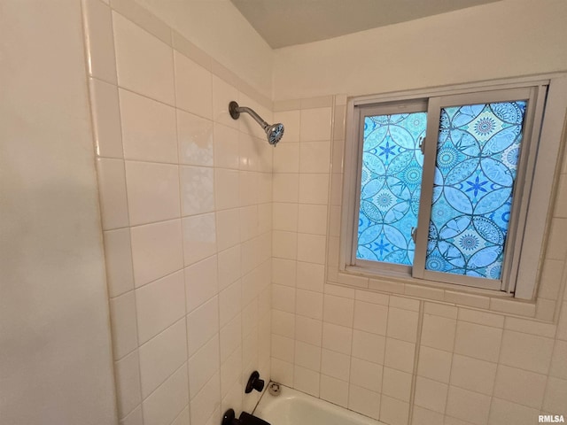 104 W Maple St, Cobden, IL 62920 - full bath with washtub / shower combination