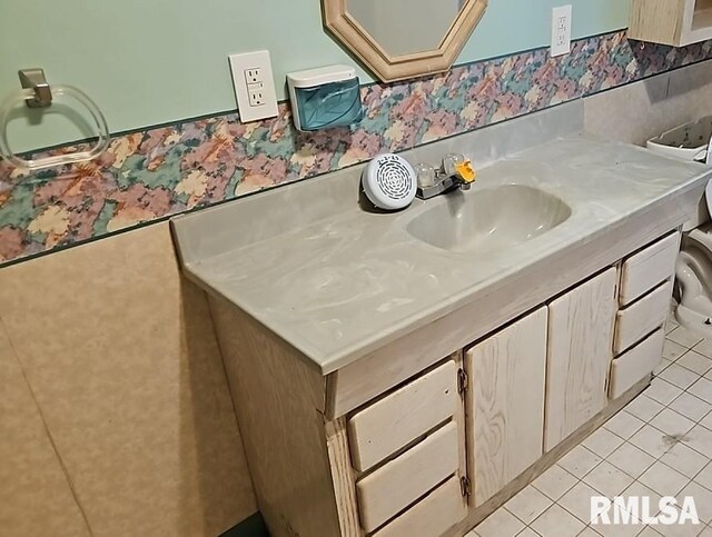 90 Carlock Rd, Murphysboro, IL 62966 - bathroom featuring tile patterned floors and vanity