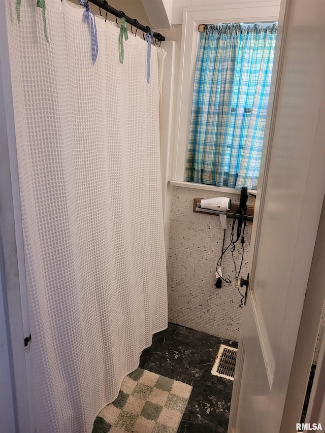 1806 Pace Ave, Mount Vernon, IL 62864 - view of full bathroom