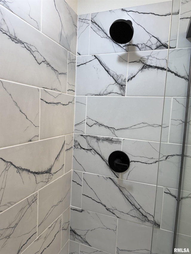 920 E 3rd St, Centralia, IL 62801 - bathroom view of a tile shower