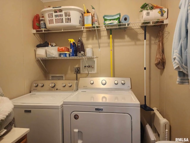 312 Beulah St, Christopher, IL 62822 - laundry area with washer and clothes dryer