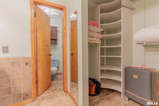 15751 E Tolle Rd, Mount Vernon, IL 62864 - view of spacious closet