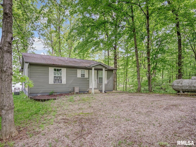 2234 Cascade Ln, Centralia, IL 62801 - view of front of property