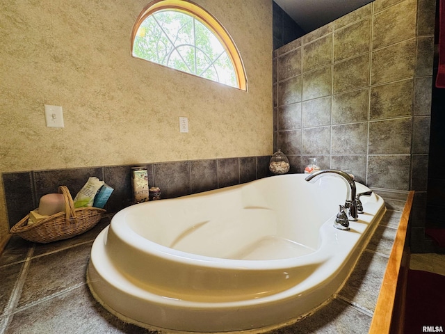 3621 Andrews Ct, Salem, IL 62881 - full bath with a bath