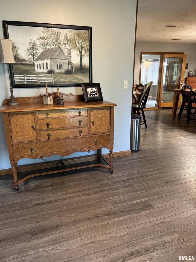 13916 Leisure Ln, Benton, IL 62812 - detailed view of wood finished floors and baseboards