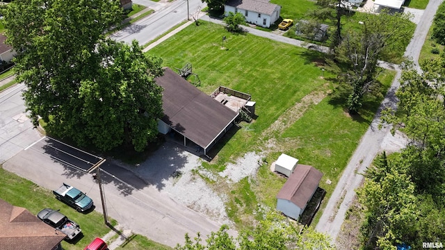 aerial view of property and surrounding area