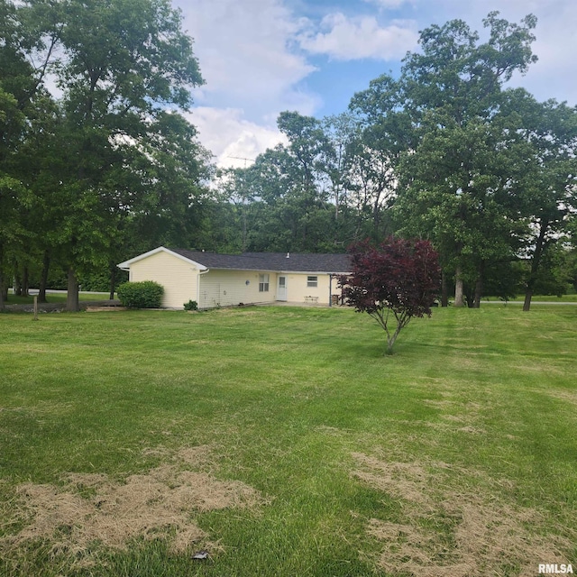15267 N Woodlawn Ln, Woodlawn, IL 62898 - view of grassy yard