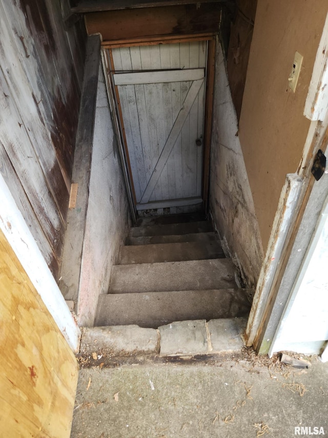 105 E Rea St, Valier, IL 62891 - view of stairs