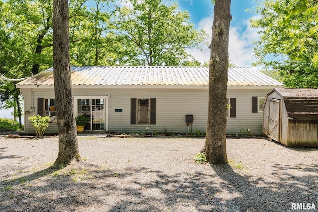 2560 Egyptian Hills Dr, Creal Springs, IL 62922 - view of front of property with a shed, an outdoor structure, and metal roof