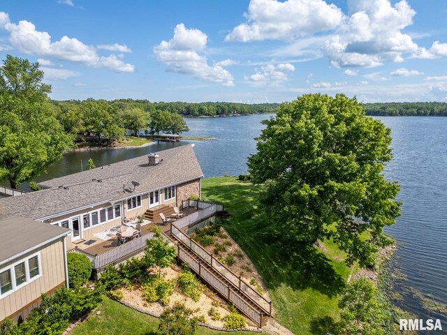 12687 N Shoreland Dr, Marion, IL 62959