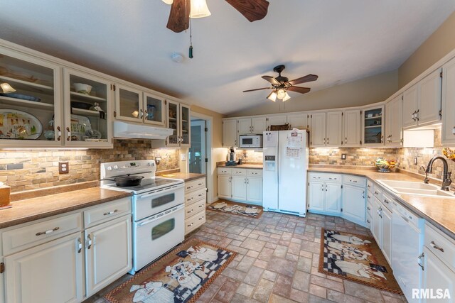 12687 N Shoreland Dr, Marion, IL 62959