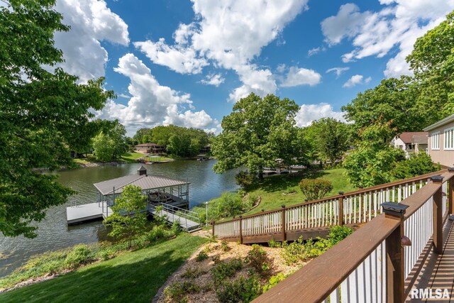 12687 N Shoreland Dr, Marion, IL 62959
