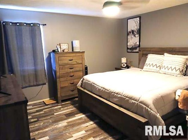 103 Chase Ln, Marion, IL 62959 - bedroom featuring wood finished floors